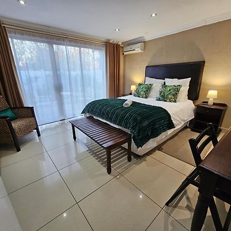 Bettie'S Luxury Lodge Kroonstad Dış mekan fotoğraf